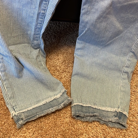 Chico’s 2.5 Girlfriend Striped Denim Ankle Pants - Picture 4 of 6